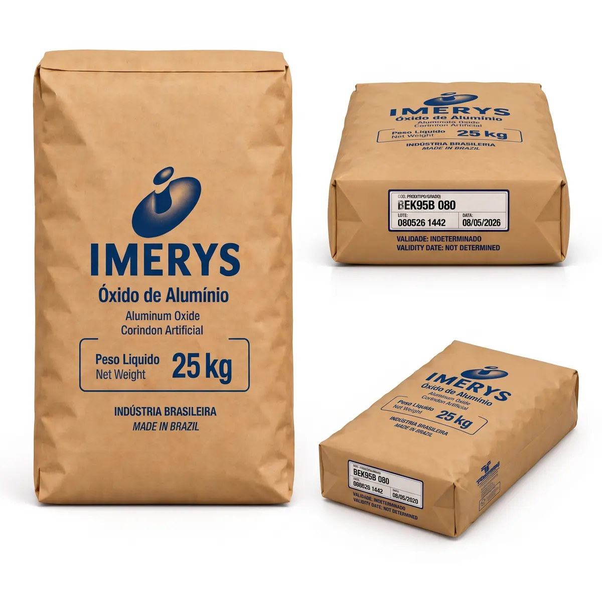 Tres vistas de sacos de papel kraft de 25 kg de óxido de aluminio Imerys: uno vertical de frente y dos horizontales, con etiquetas BEK95B 080 visibles en el extremo y logotipo azul.